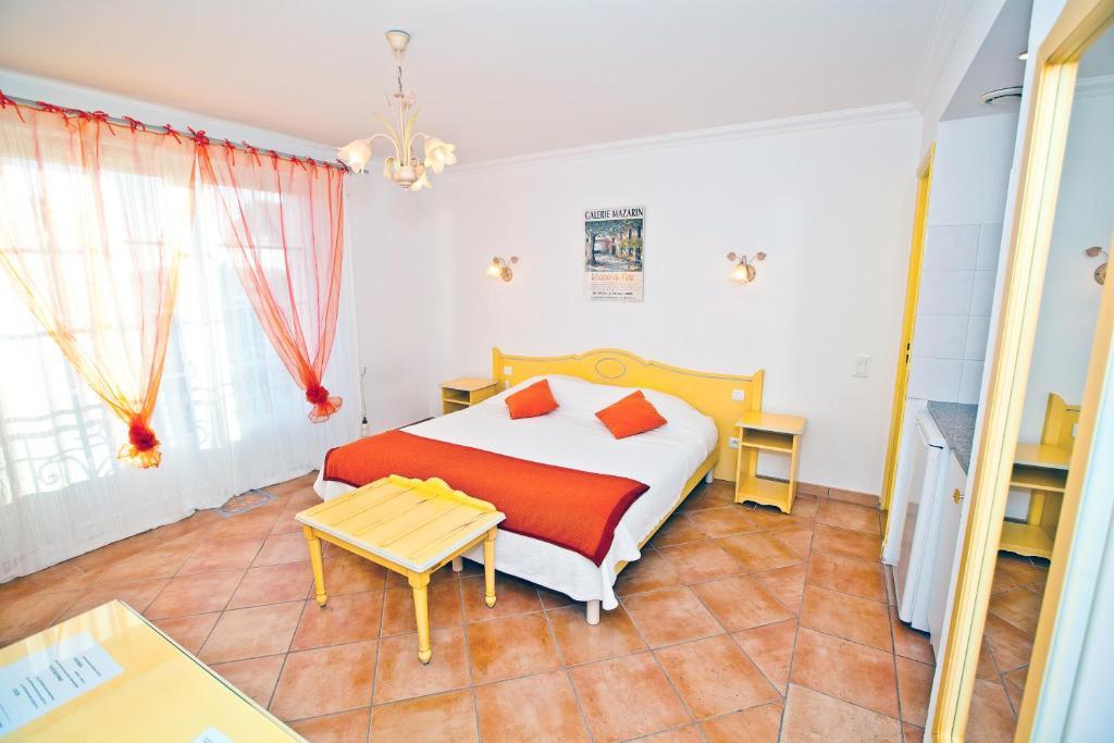 Residence Hoteliere La Pinede Bleue Hyères Zimmer foto